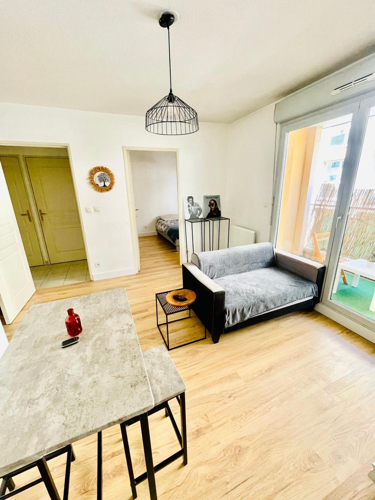 Appartement Avec Place De Parking Et Piscine Villefranche-sur-Saône Zewnętrze zdjęcie