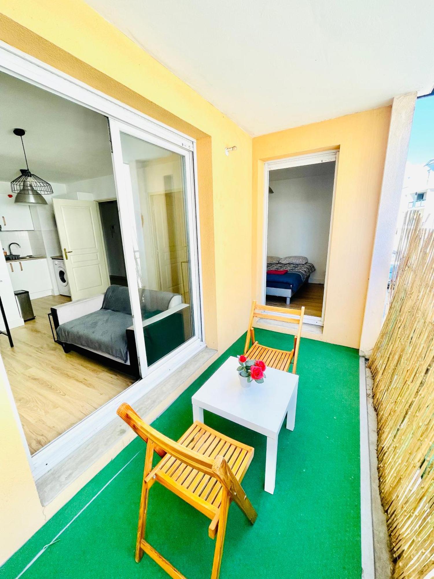 Appartement Avec Place De Parking Et Piscine Villefranche-sur-Saône Zewnętrze zdjęcie